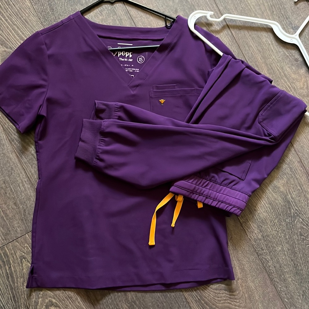 Poppy scrub set
